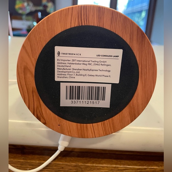 TaoTronics TT-DL23 Rechargeable LED Table Lamp Pre-Owned - Picture 7 of 7